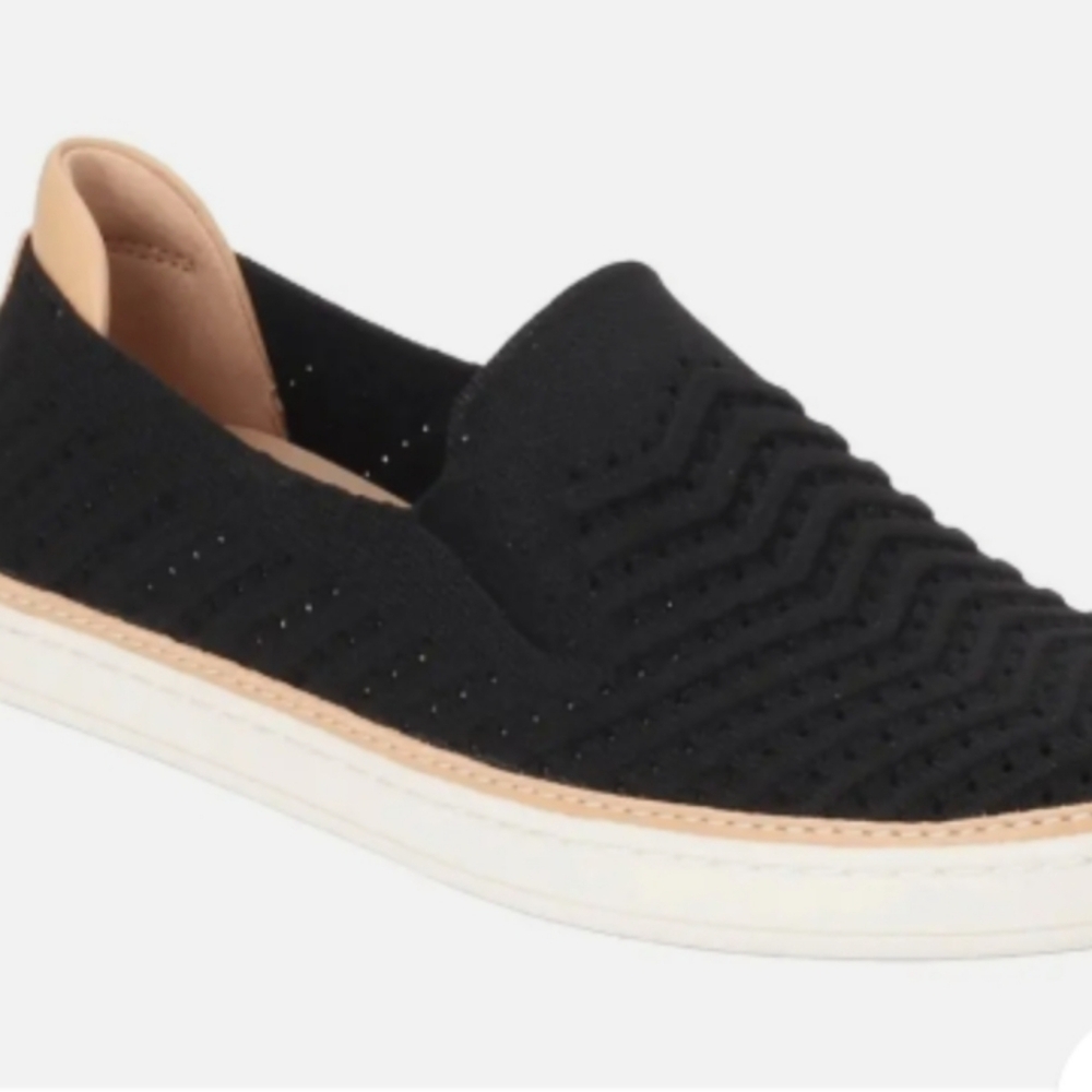 UGG Sammy Chevron Slip On Sneakers US 7 Black